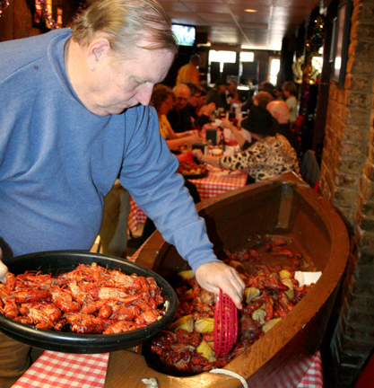 Mardi-Gras-2008-Phunny-Phorty-Phellows-Crawfish-Boil-4706