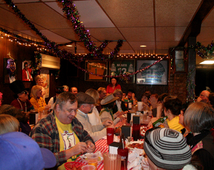 Mardi-Gras-2008-Phunny-Phorty-Phellows-Crawfish-Boil-4716