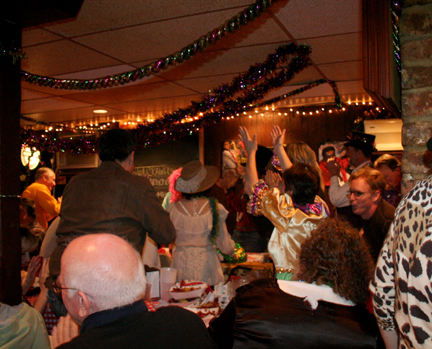 Mardi-Gras-2008-Phunny-Phorty-Phellows-Crawfish-Boil-4734