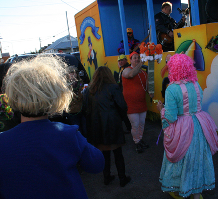 Mardi-Gras-2008-Phunny-Phorty-Phellows-Crawfish-Boil-4860